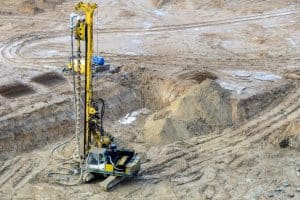 Guía para mantenimiento de equipos de perforación frontal en Chile. Revisa componentes críticos, fallas comunes, repuestos y soluciones Mansil para jumbos y perforadoras.
